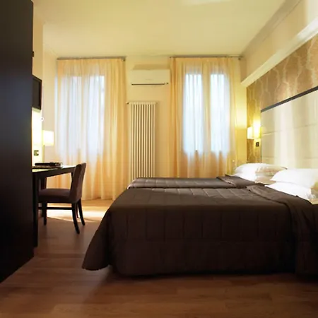 Szálloda Touring 4*