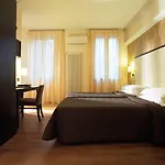 Hotel Touring 4*